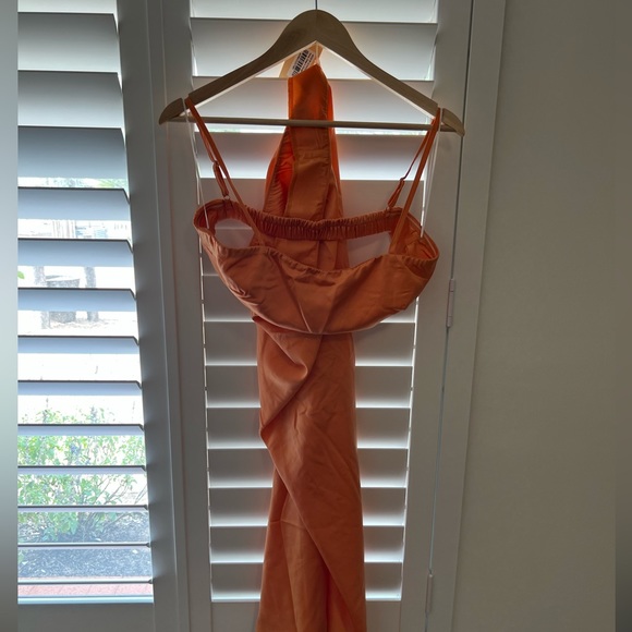 Showpo AU14 dress - New with Tags - Picture 2 of 4